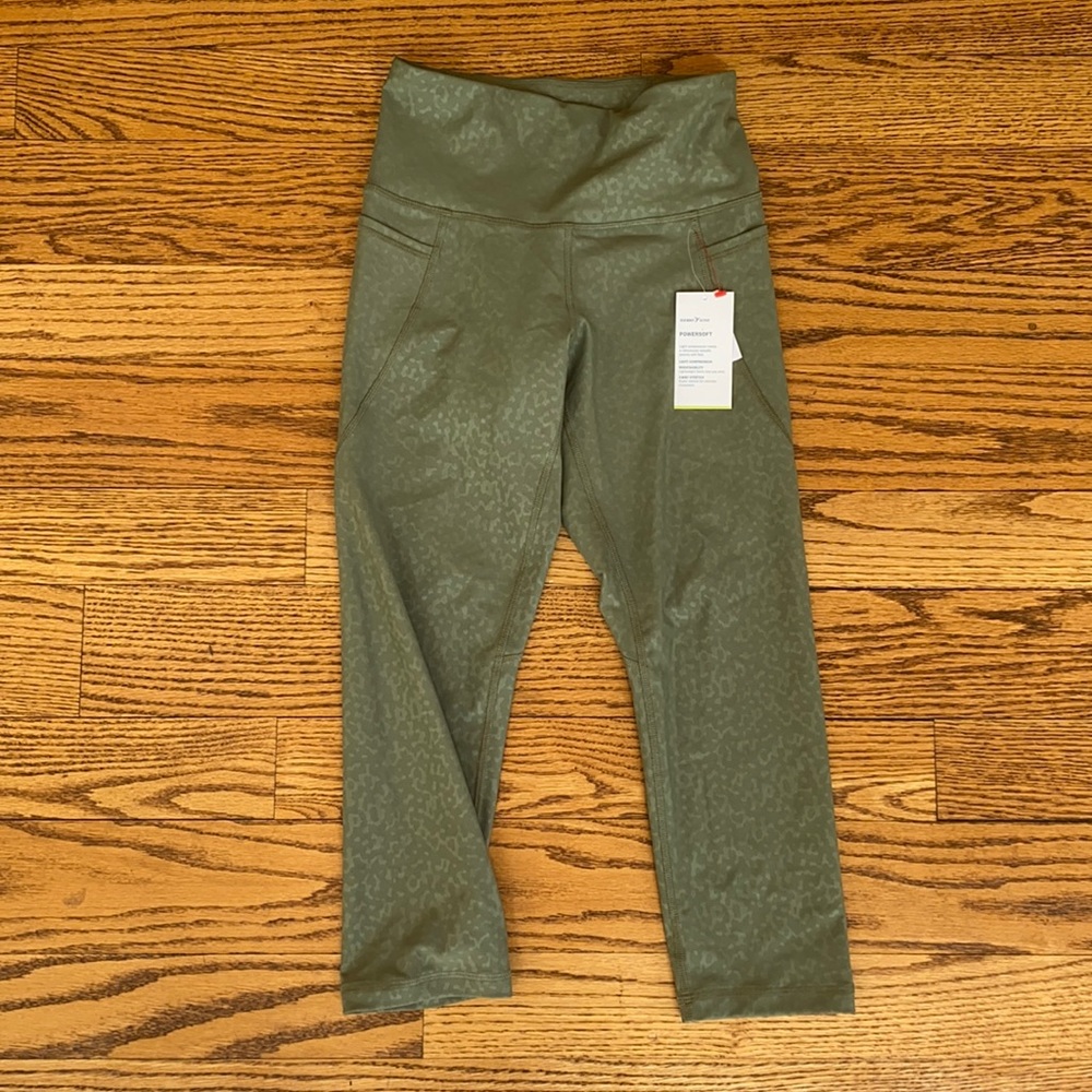 Old navy active army green yoga pants